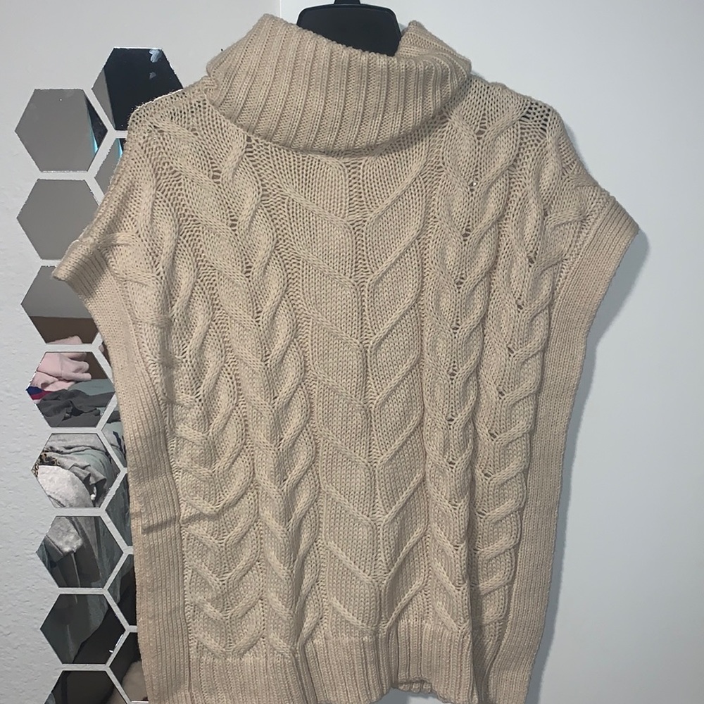 Women’s knitted turtleneck